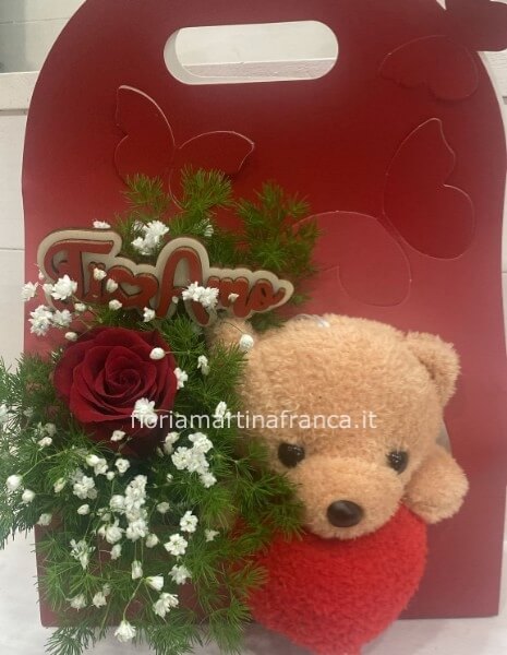 Composizione rosa e orsacchiotto 35 x 30